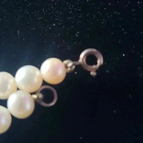 7 and 1/2 in 6 mm pearl sterling silver clasp bracelet - Picture 2 of 2